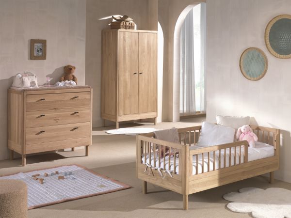 Set Juniorbett Wickelkommode Schrank Kinderzimmer Babyzimmer Eiche Massiv natur